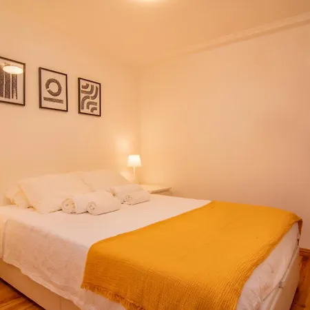 Charming & Peaceful Family Flat Lisbon