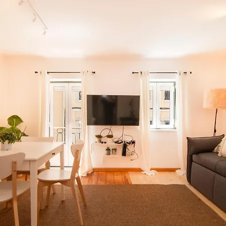 Charming & Peaceful Family Flat 리스본