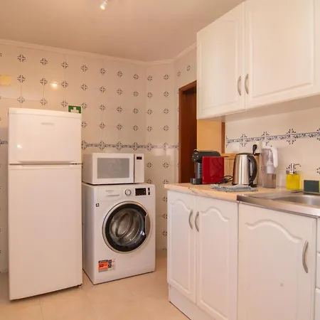 아파트 Charming & Peaceful Family Flat *