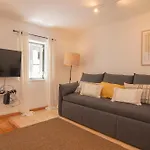 アパート Charming & Peaceful Family Flat *